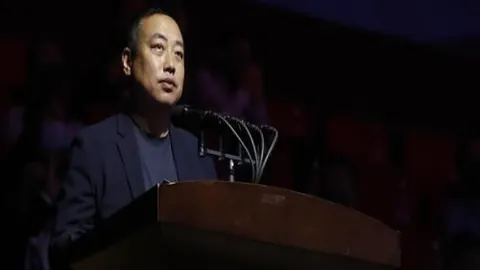 卡塔尔网赛巅峰之战：伊加对决叶莲娜，冠军宝座争夺战